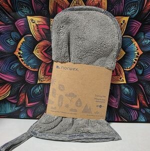 Norwex Charcoal Dusting Mitt